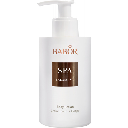 Verwöhnende leichte Körperlotion mit einer Duftkomposition aus Bergamotte, Zedernholz und Vanille. Body Lotion